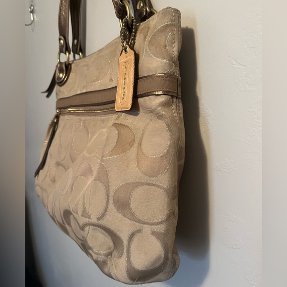 Coach Tan Signature Tote Bag Classic C Monogrammed Fabric - Picture 6 of 17